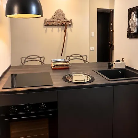 Roma 6 Apartment *